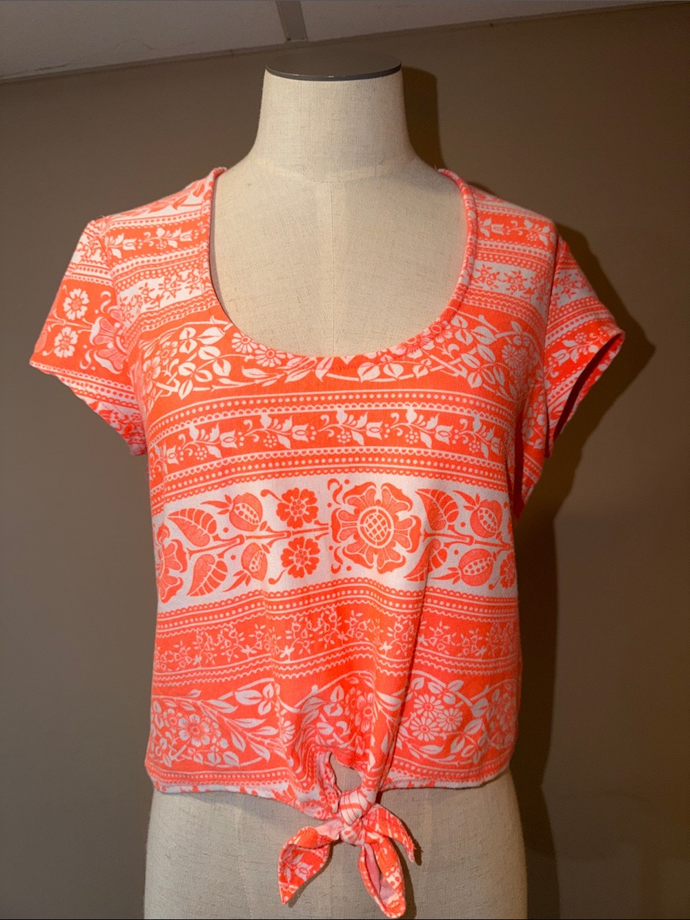 Charlotte Russe Coral White Floral Tie-Front Crop Top